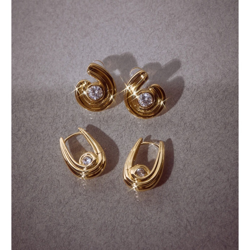Luv AJ WAVE BEZEL TWIST STUDS - Gold - Picture 5 of 5